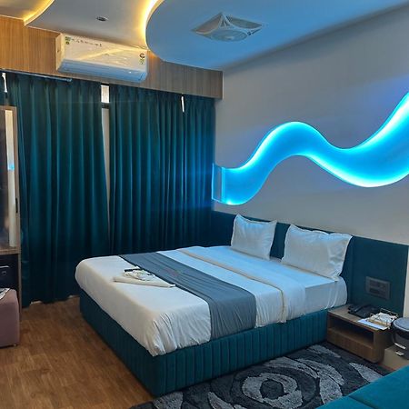 Hotel Victoria Prime Surat Exterior photo